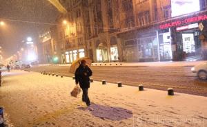 Snježni pokrivač prekrio ulice Sarajeva 