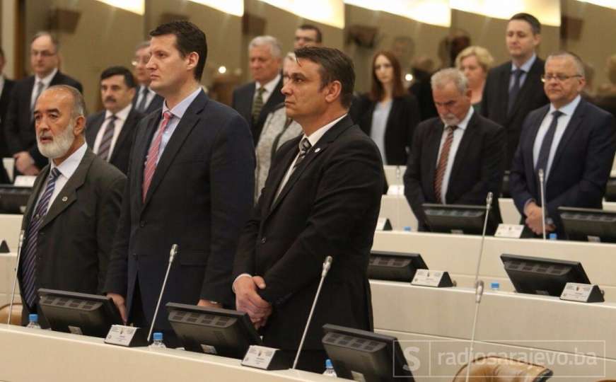 Ahmetović: BiH je danas ušla u jednogodišnju institucionalnu krizu