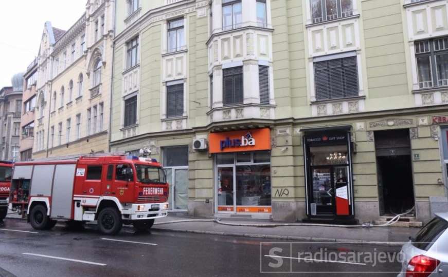 Požar u centru Sarajeva, vatrogasci na terenu istražuju ima li povrijeđenih