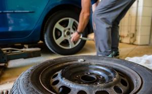 Bolje gume stavite na zadnje točkove, a ne na prednje