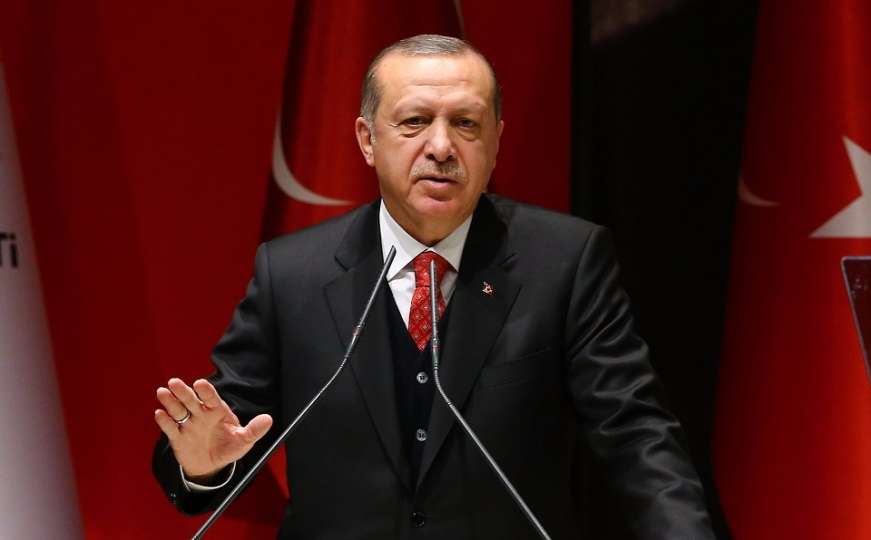 Erdogan: Amerikanci daju novac ISIL-u, povlačimo vojnike s vježbe NATO-a