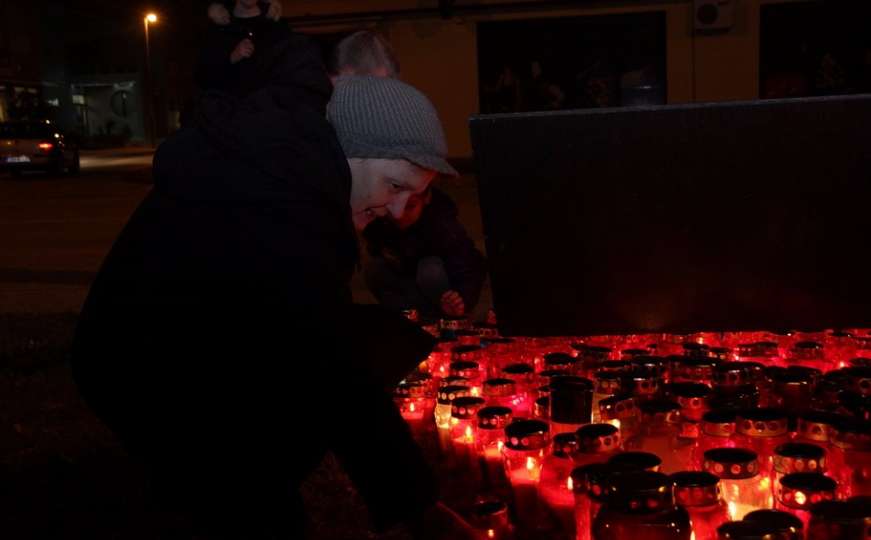 Hiljade svijeća u znak sjećanja na žrtve Vukovara zapaljeno u Mostaru