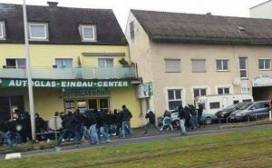 Policija intervenisala s helikopterom: Brutalna tuča navijača LASK-a i Rapida