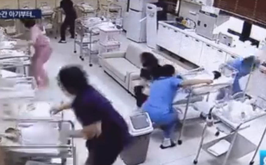 Snimka oduševila svijet: Babice tokom potresa spašavale bebe u porodilištu