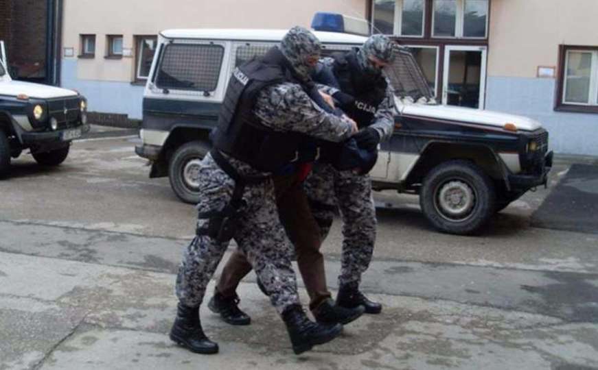 Policijska akcija u Tuzli: Uhapšeno sedam osoba zbog prevara
