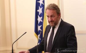 Izetbegović povodom 25. novembra: Građanima BiH moramo vratiti dostojanstvo