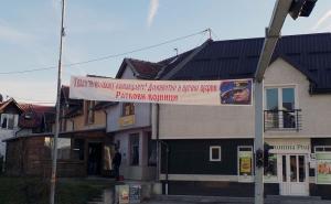U Istočnom Sarajevu postavljeni transparenti podrške Mladiću