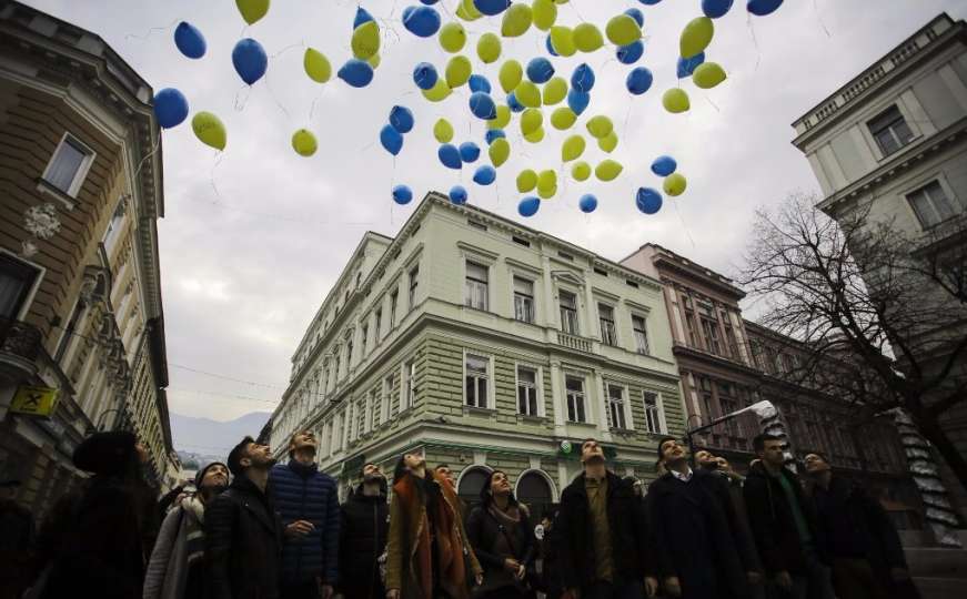 Sarajevo: U zrak pušteni baloni kao simbol odlaska mladih iz BiH