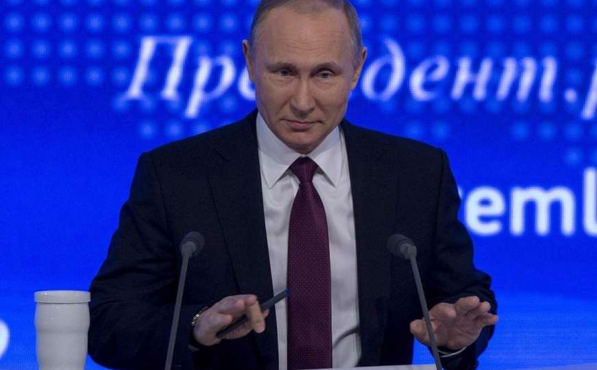 Putin potpisao zakon o medijima "stranim agentima"