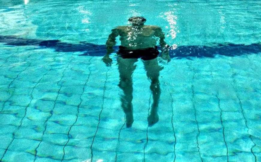 Alban Ukaj najavio novu predstavu koja će se igrati u bazenu