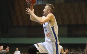 Zmajevi na poluvremenu imaju pet poena zaostatka protiv Francuske