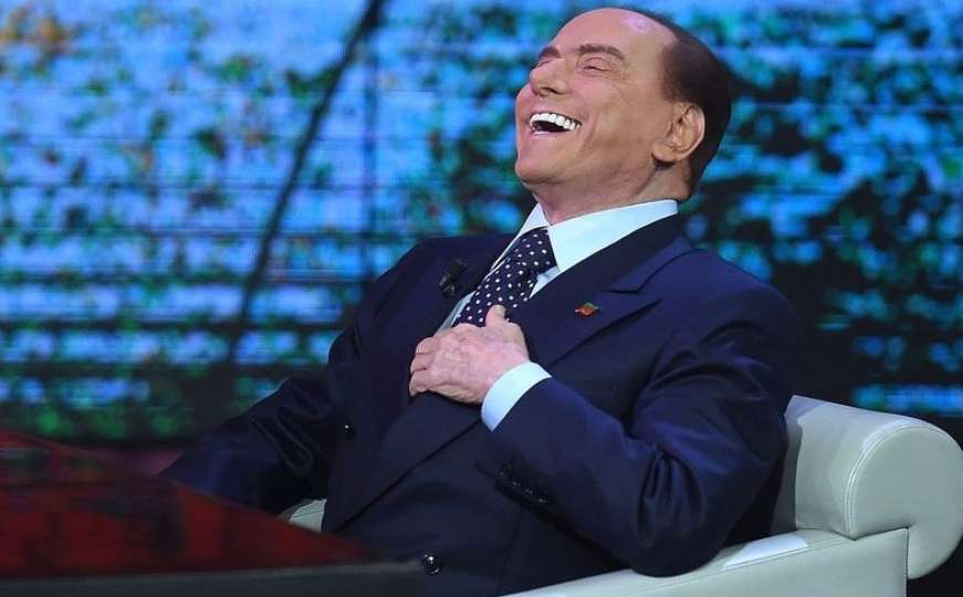 Silvio Berlusconi se pojavio pred TV kamerama: Iznenadio birače novim izgledom 