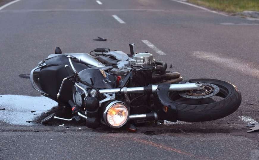 U saobraćajnoj nesreći kod Brčkog stradao motociklista