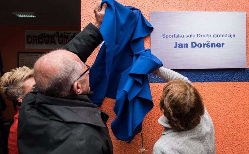 Osnovana Alumni asocijacija, sportska sala nazvana Jan Doršner