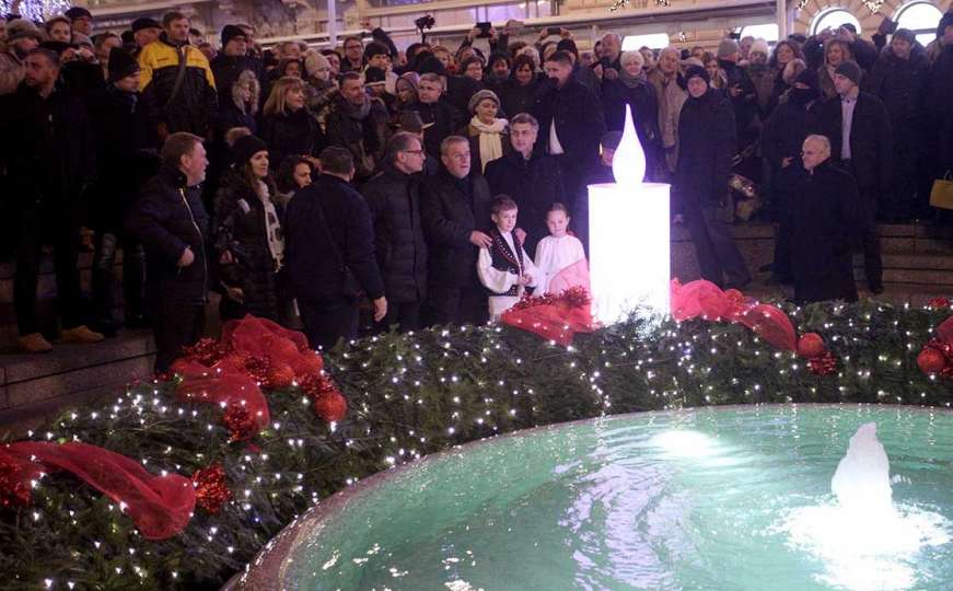 Zimska bajka počinje: U Zagrebu upaljena prva Adventska svijeća