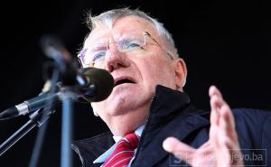 Pretres po žalbi u postupku protiv Vojislava Šešelja 13. decembra