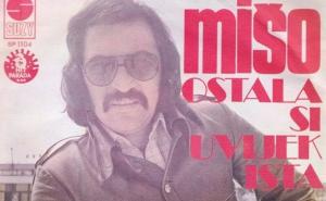 Susret pod svjetlima bezimenog grada: Mišo Kovač i "Ostala si uvijek ista"