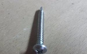 Prodajem šaraf, jednom zavrtan