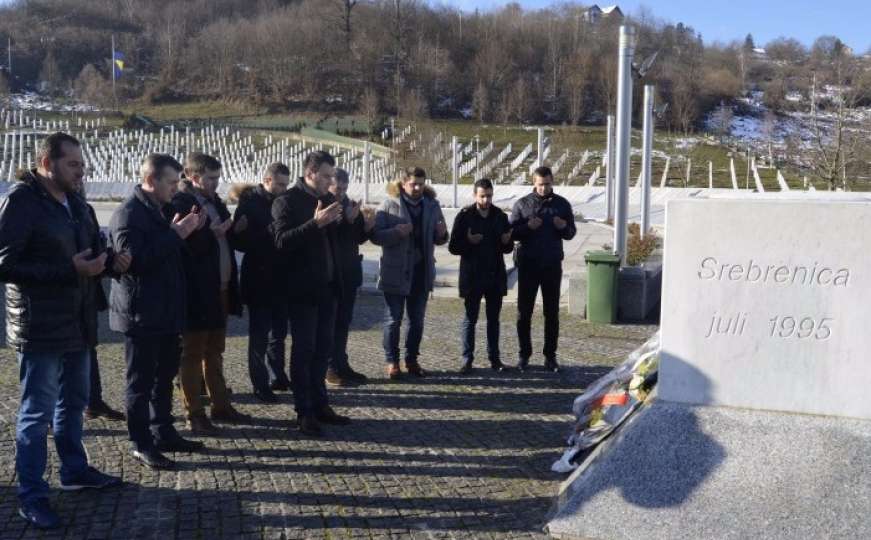 Sarajevski načelnici u Srebrenici s aktivistima Pokreta "Odgovor"