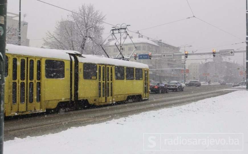 Zaustavljen tramvajski saobraćaj u centru Sarajeva, jedan od tramvaja pokvaren