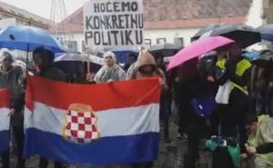 Studenti sa zastavama "Herceg - Bosne" protestirali u Zagrebu 