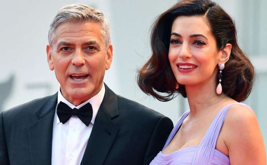 George i Amal Clooney se izvinjavali putnicima u avionu zbog blizanaca