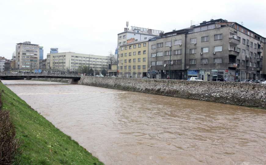 Jutros u BiH oblačno, na jugu s kišom, na planinama sa snijegom