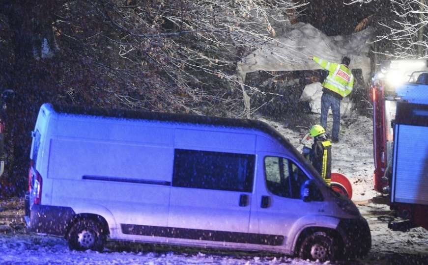 Avion se srušio u šumu: Tri osobe poginule