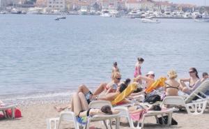 Novi zakon: Nema više uslovljavanja i plaćanja ležaljki na Jadranu