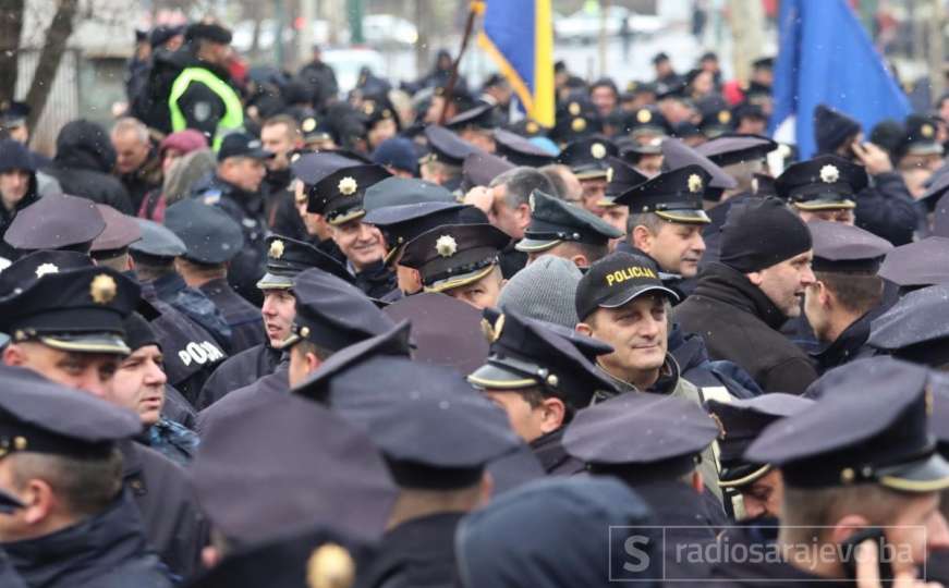 Završen protest: Policajce niko nije primio na razgovor, Novalić bio nedostupan