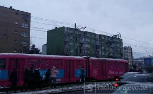 Pukla tramvajska šina na Čengić Vili, saobraćaj otežan