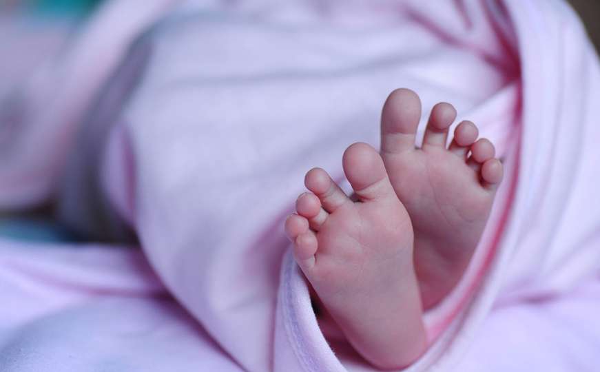 Medicinsko čudo: 25-godišnjakinja rodila bebu iz embrija zamrznutog 1992. 