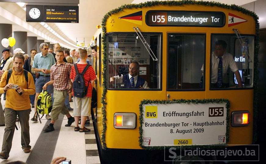  Njemački penzioner pištoljem "zamolio" mjesto u metrou