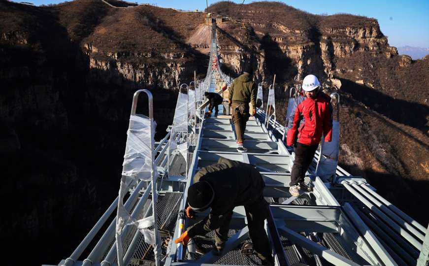 Na visini od 218 metara: U Kini izgrađen najduži stakleni most na svijetu