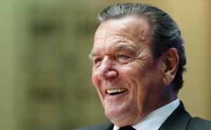 Schröder: Sve bi bilo u redu da sam na čelu američke firme, a ne ruske