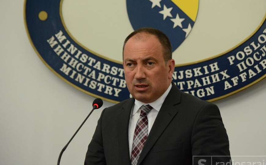 Crnadak podržao Srbe u OSBiH: Dodikova izjava je štetna, sretan vam 9. januar
