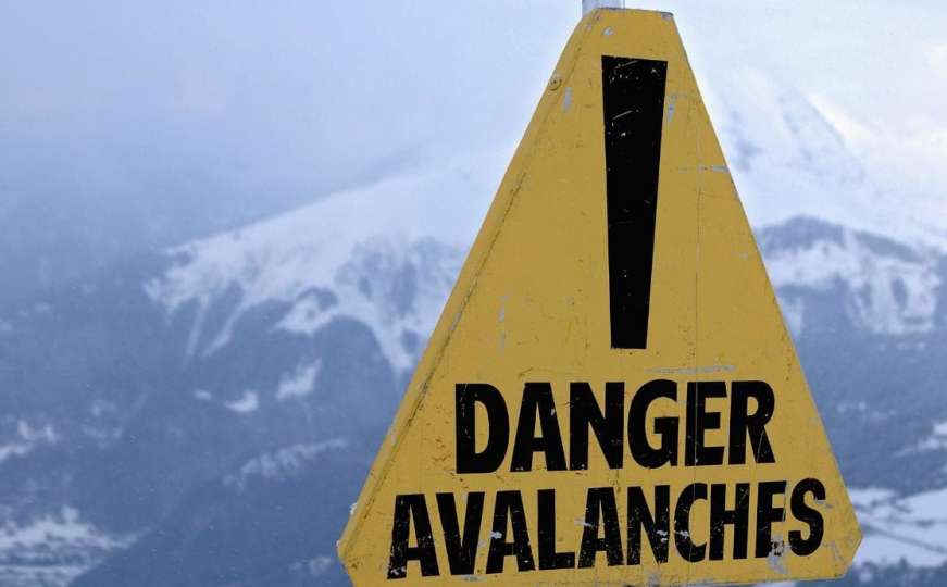 Tri osobe poginule u lavinama u švicarskim Alpama