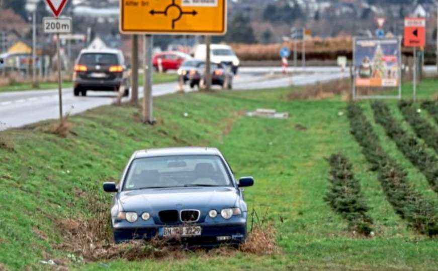 BMW 3 Compact: Niko ga ne želi iako dvije godine stoji u travi