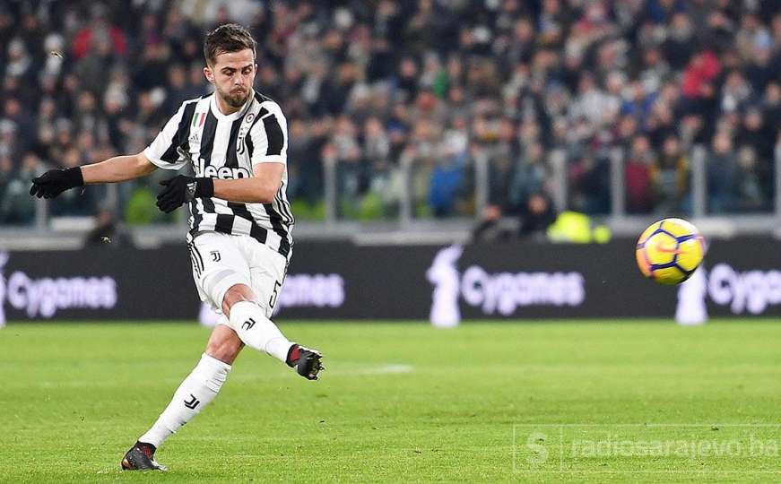 Napustio trening Juventusa: Miralem Pjanić se opet povrijedio