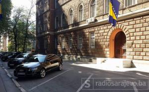 Deset miliona maraka za službene limuzine