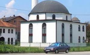 Uhapšeni mladići iz Austrije: Pivskim flašama gađali džamiju u Kiseljaku