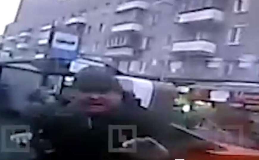 Užas na licima žrtava: Snimak iz autobusa koji je gazio sve pred sobom