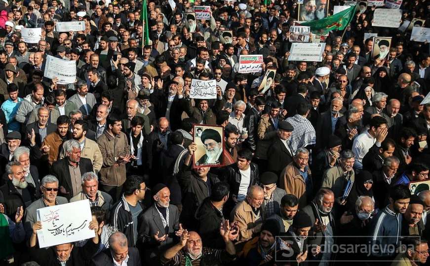 Protesti u Iranu prošireni na više gradova, intervenirala i policija
