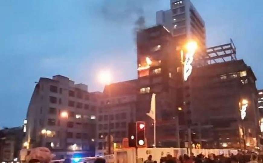 Požar u stambenoj zgradi u centru Manchestera