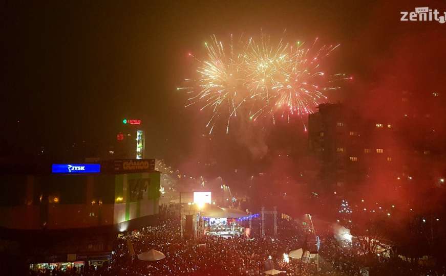 Slavlje u centru grada: Uz Miligram i vatromet Zenica ušla u Novu godinu