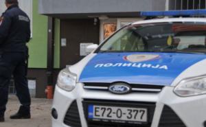 Ford sletio s ceste i udario u betonsku ogradu: Povrijeđene tri osobe