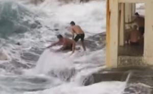 Tragedija na novogodišnjem kupanju: Dvije osobe preminule