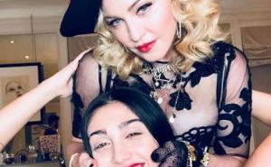 Selfi s mamom: Madonina kćerka izazvala reakcije na društvenim mrežama 