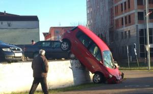 "Nepropisno slijetanje" s parkinga u Banjoj Luci