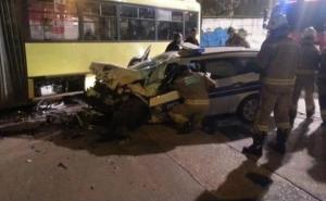 Policajci se zabili u autobus: Vozilo totalno uništeno, dvije osobe povrijeđene